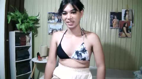 Snapshot of yoursubmissive_larah chatting on 02-18-26, 02:29 yoursubmissive_larah online show from 02-18-26, 02:29