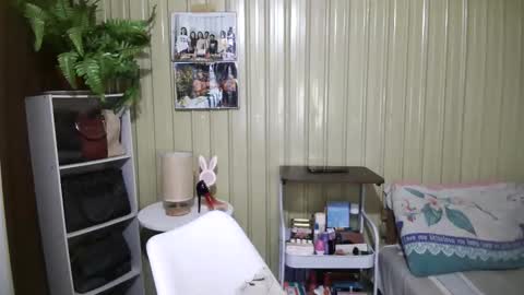 yoursubmissive_larah online show from 04-26-26, 06:55