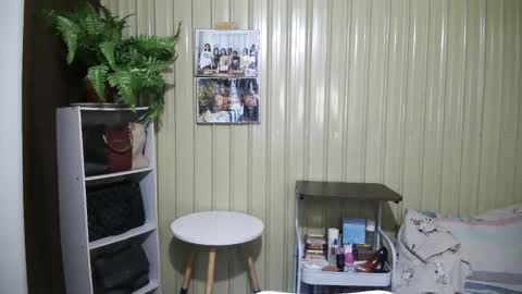 Snapshot of yoursubmissive_larah chatting on 05-11-26, 04:04 yoursubmissive_larah online show from 05-11-26, 04:04