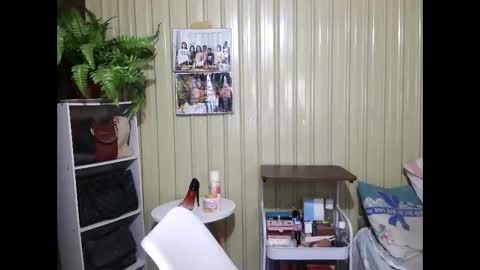 Snapshot of yoursubmissive_larah chatting on 05-17-26, 06:33 yoursubmissive_larah online show from 05-17-26, 06:33