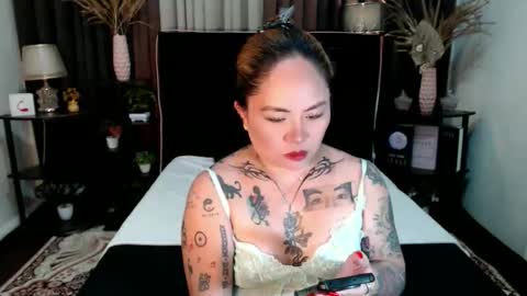 Snapshot of yoursweet_amara chatting on 04-25-26, 11:24 AMARA online show from 04-25-26, 11:24