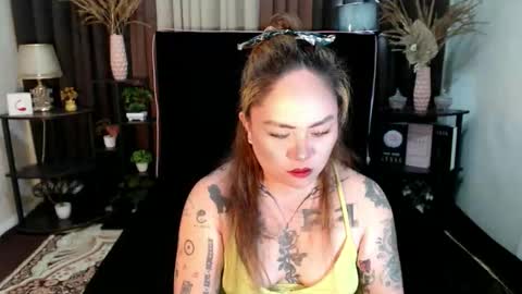 Snapshot of yoursweet_amara chatting on 04-28-26, 02:27 AMARA online show from 04-28-26, 02:27