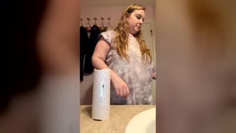 Snapshot of yourthickgingergoddess chatting on 01-10-26, 03:47 yourthickgingergoddess online show from 01-10-26, 03:47