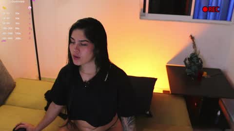 Snapshot of yourtoybella chatting on 01-08-25, 07:13 Bella- Independert Model online show from 01-08-25, 07:13