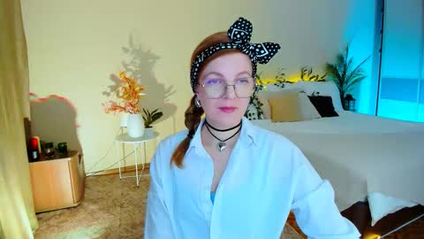 Alice online show from 11-19-25, 04:34