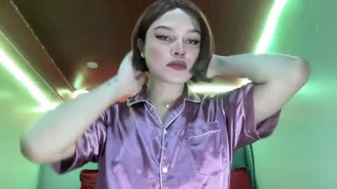 Snapshot of yourwildestdreamgirl chatting on 06-17-26, 02:25 ANDREA online show from 06-17-26, 02:25