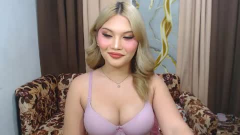 Snapshot of youungsextdeity chatting on 07-17-26, 10:22 cathy online show from 07-17-26, 10:22