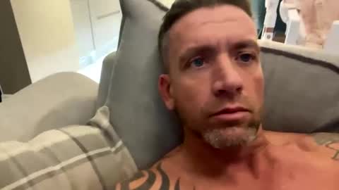 Snapshot of youwantus69 chatting on 01-22-25, 06:10 You want us 69 online show from 01-22-25, 06:10