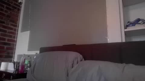 Snapshot of yp05 chatting on 05-12-26, 10:56 YoungPhysique05 online show from 05-12-26, 10:56
