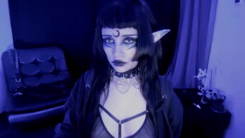 Yue Eclipsa online show from 01-18-26, 04:49