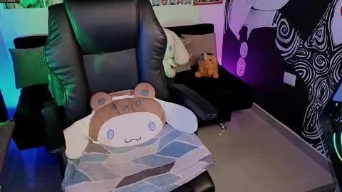    rawr   Anne Independent model      online show from 02-04-26, 02:28