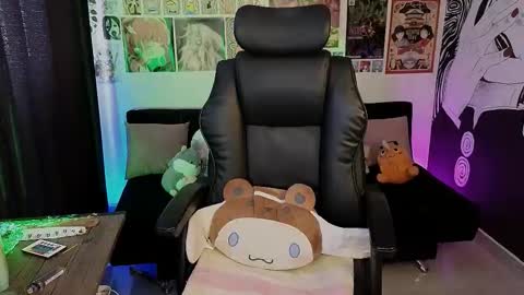    rawr   Anne Independent model      online show from 02-25-26, 08:40