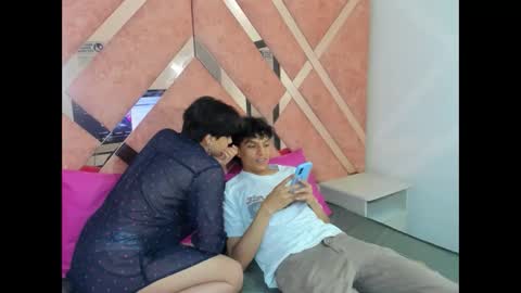 Yui  Rin online show from 12-02-25, 02:17