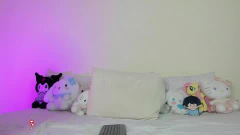 Yui 3 online show from 09-14-25, 01:16