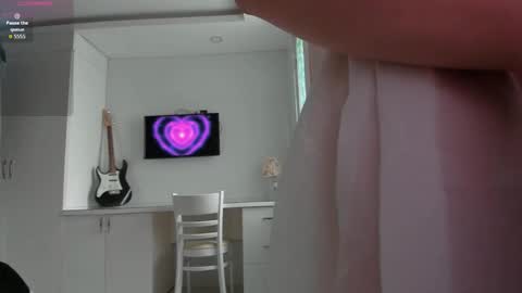 Snapshot of yuki_mii chatting on 09-19-25, 12:34 Yuki online show from 09-19-25, 12:34