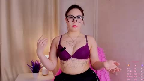 Snapshot of yukointerrante chatting on 11-30-25, 11:14 Amy Novak online show from 11-30-25, 11:14