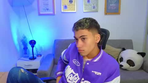 yulian_vasquez online show from 11-27-25, 12:18