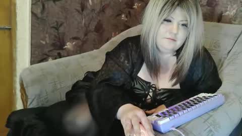 yuliiared online show from 04-18-26, 07:58