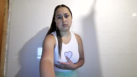 yulyorozco2020 online show from 01-13-26, 11:43