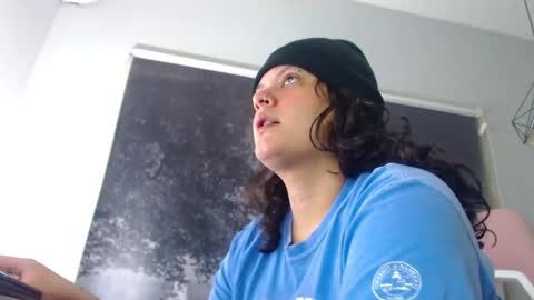 Snowflake online show from 12-04-25, 01:53