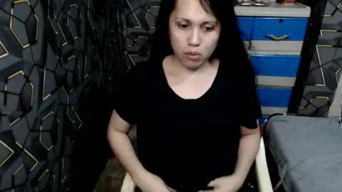 yumi online show from 10-13-25, 02:39