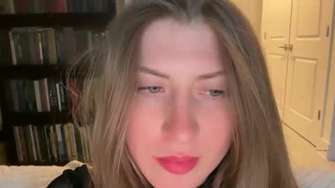 yumiandwolf online show from 03-08-25, 07:38