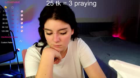 Snapshot of yumiyammy chatting on 12-18-24, 12:21 YumemiyaYumi online show from 12-18-24, 12:21