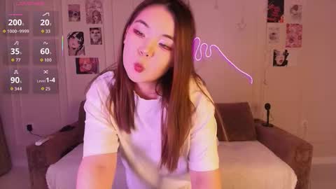 Snapshot of yummy_yuna chatting on 11-22-25, 10:09 Yumi online show from 11-22-25, 10:09