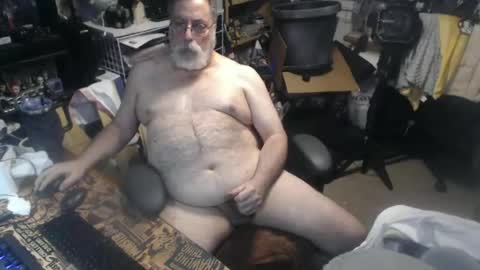 Snapshot of yummyflguy chatting on 06-15-26, 09:06 yummyflguy online show from 06-15-26, 09:06