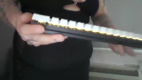 Snapshot of yummythick5150 chatting on 01-22-25, 02:37 yummythick5150 online show from 01-22-25, 02:37