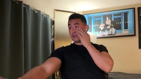 Snapshot of yumyummike chatting on 11-12-25, 04:24 yumyummike online show from 11-12-25, 04:24