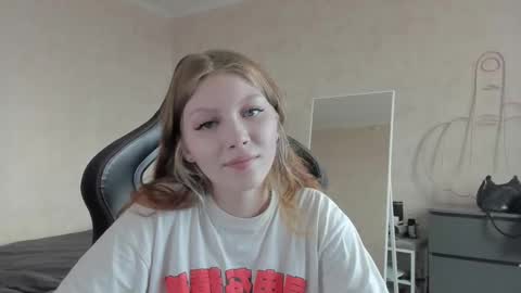 Snapshot of yunarosee chatting on 09-13-25, 12:16 yunarosee online show from 09-13-25, 12:16