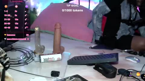 Snapshot of yungbbcbro chatting on 01-07-25, 08:13 Octavian online show from 01-07-25, 08:13