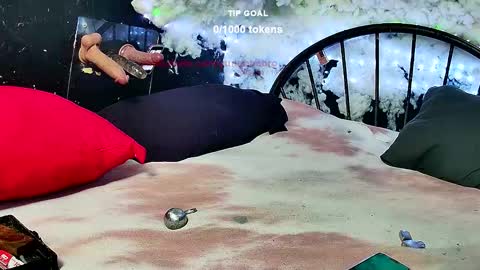 Snapshot of yungbbcbro chatting on 02-10-25, 10:42 Octavian online show from 02-10-25, 10:42