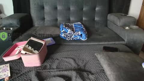 Snapshot of yungelitamor_ chatting on 09-25-25, 04:49 ELITA online show from 09-25-25, 04:49