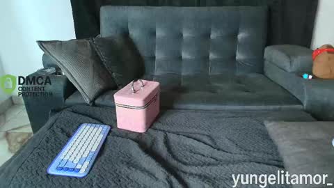 Snapshot of yungelitamor_ chatting on 10-03-25, 04:53 ELITA online show from 10-03-25, 04:53