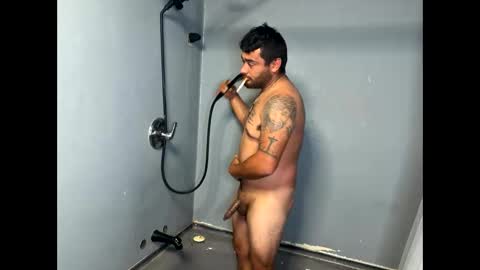 Snapshot of yungjefexsnowbunny chatting on 05-11-26, 06:41 YungJefe online show from 05-11-26, 06:41