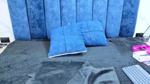 yunkeyc online show from 11-21-25, 03:16