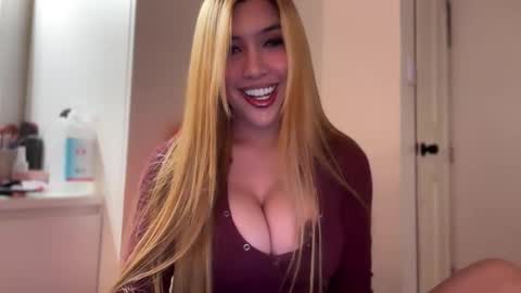 Snapshot of yurika_suckxx chatting on 05-04-26, 12:28 GODDESS SOFIA online show from 05-04-26, 12:28