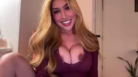 Snapshot of yurika_suckxx chatting on 05-31-26, 02:46 GODDESS SOFIA online show from 05-31-26, 02:46