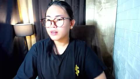 yuriyumixx_xoxo online show from 11-11-25, 11:32