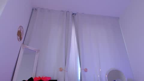 Snapshot of yuukenzi chatting on 03-06-25, 11:14 Maria online show from 03-06-25, 11:14