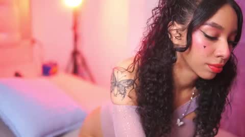 Yuyi Cam online show from 10-17-25, 01:53