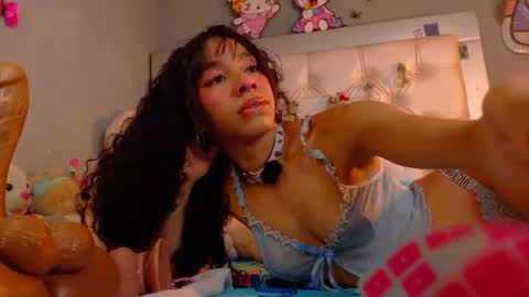 Snapshot of yuyi_cam chatting on 07-27-26, 07:48 Yuyi Cam online show from 07-27-26, 07:48