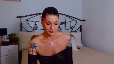 I V Y   online show from 02-27-25, 09:14