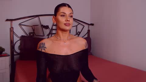 Snapshot of yvonneeverlee chatting on 06-02-26, 06:54 I V Y online show from 06-02-26, 06:54