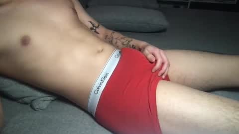 Snapshot of yxungcouple903 chatting on 02-10-25, 06:24 yxungcouple903 online show from 02-10-25, 06:24