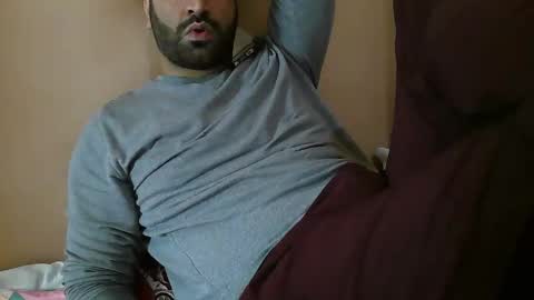 Snapshot of yxxtxxdentyk chatting on 04-29-26, 04:49 Bi BearXXX online show from 04-29-26, 04:49