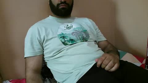 Snapshot of yxxtxxdentyk chatting on 05-21-26, 05:25 Bi BearXXX online show from 05-21-26, 05:25