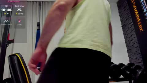 Snapshot of yy_david_yy chatting on 05-22-26, 06:13 David online show from 05-22-26, 06:13